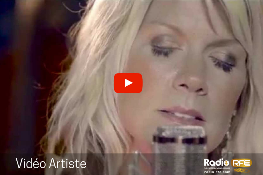 Vidéo de Natalie Grant Held  - Vidéo de Natalie Grant Held VIDEO > Vidéo Held par Natalie Grant